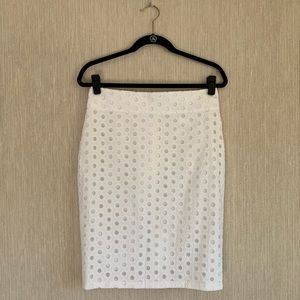 Anne Taylor Size 4 White Skirt NWT